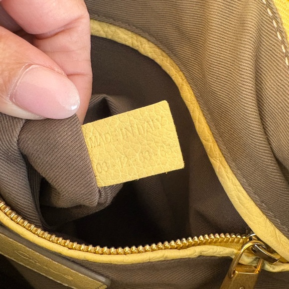 Chloé Butter Yellow (Chloé calls it “Sunlight”) large Marcie w/crossbody strap. - Picture 10 of 10
